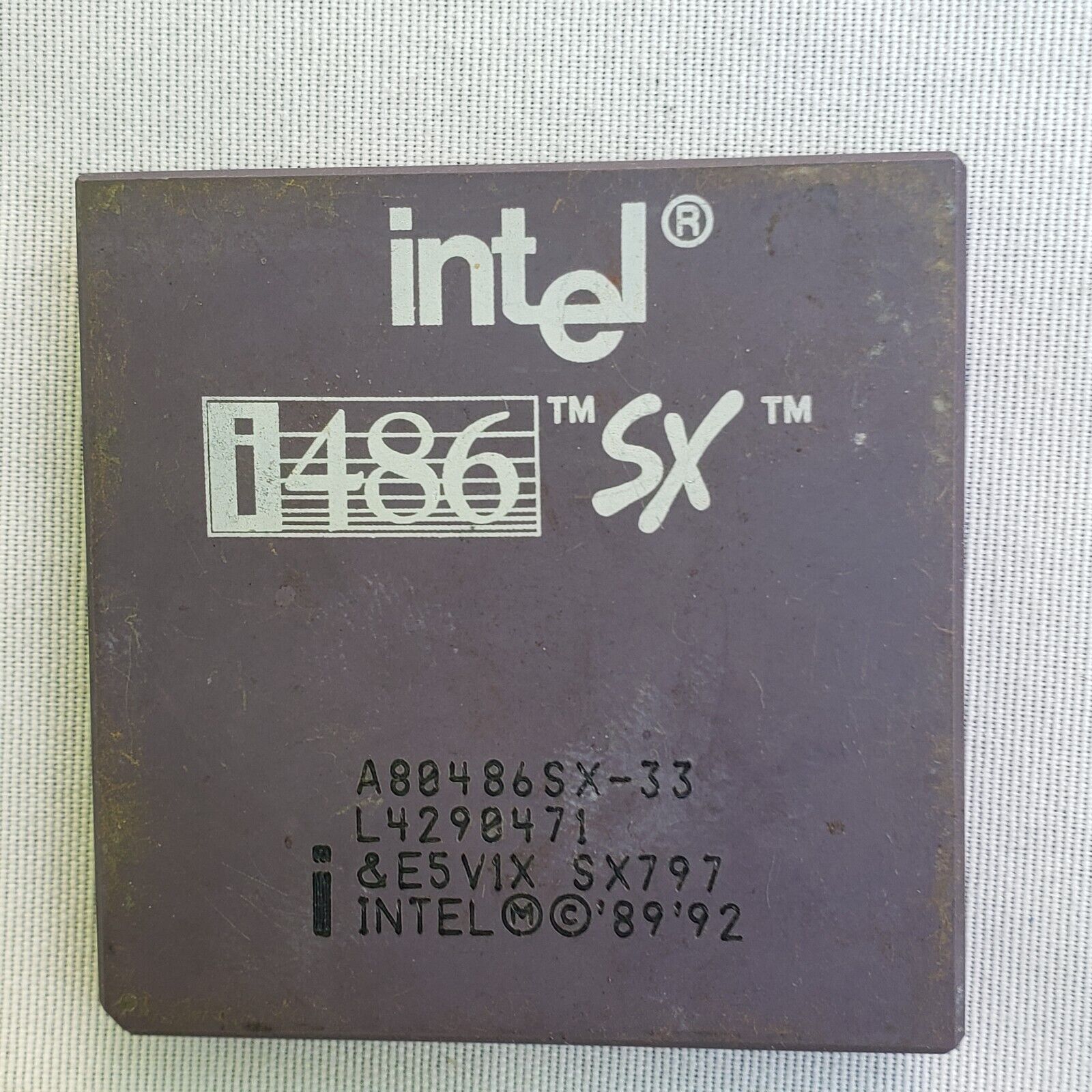 Intel A80486SX-33 SX797 32-Bit Vintage CPU Gold 