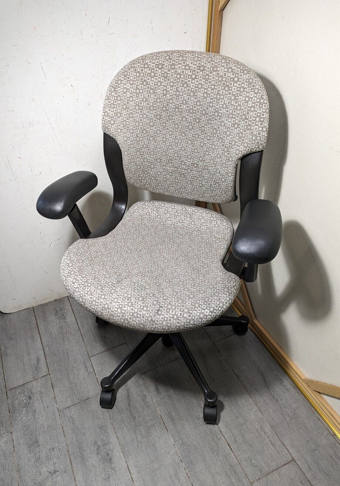 Vintage Herman Miller Equa Rolling Office Arm Chair - Ergonomic/Adjustable B