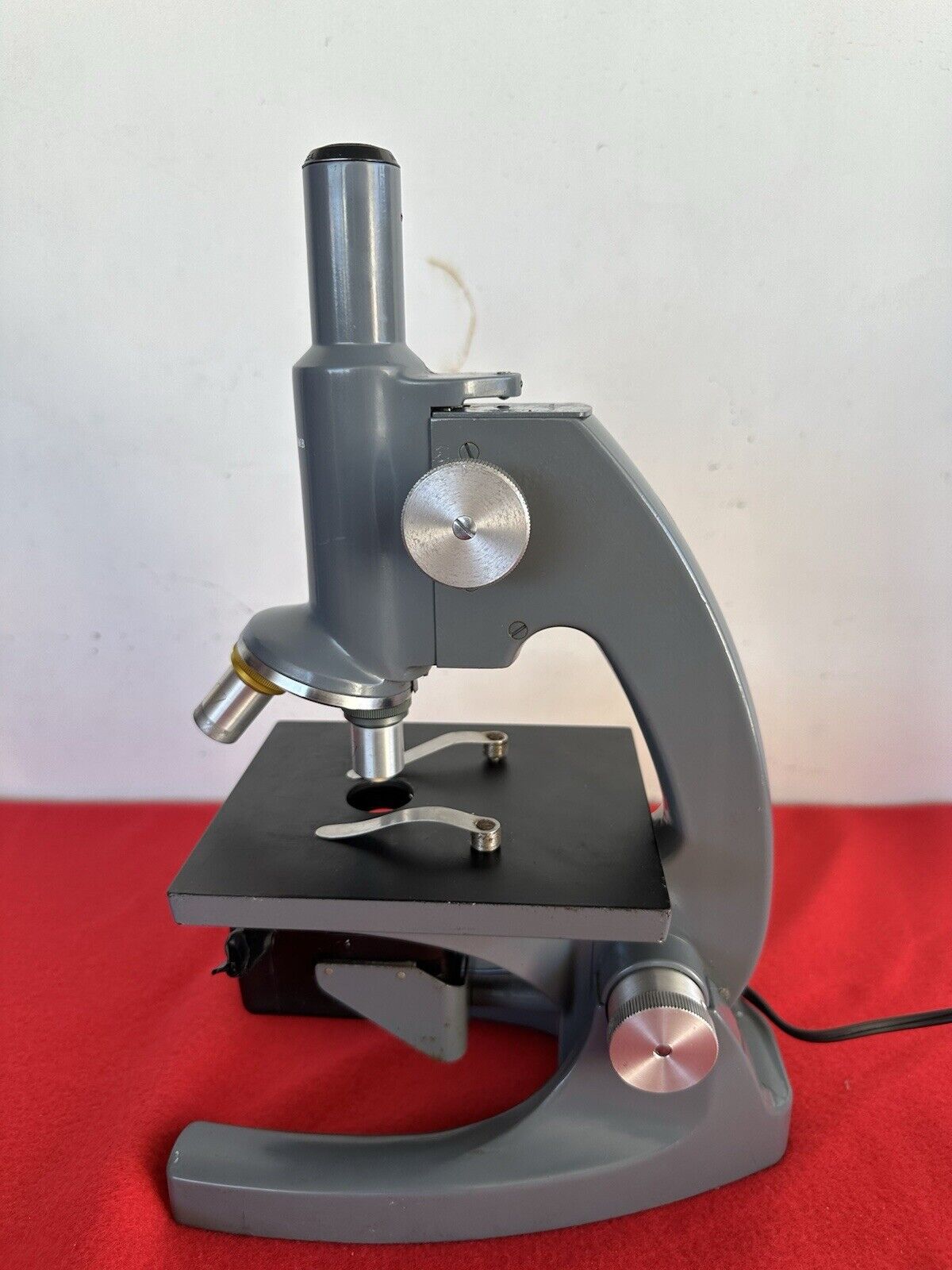 Vintage Bausch & Lomb ST Microscope 10x, 43x, with light works. (FREE  SHIPPING)