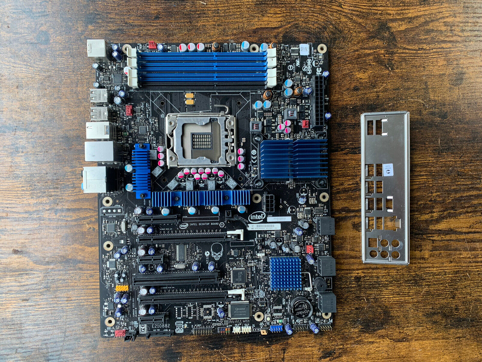 Intel E210882 Desktop Integrated Motherboard with I/O Shield | Tested Working