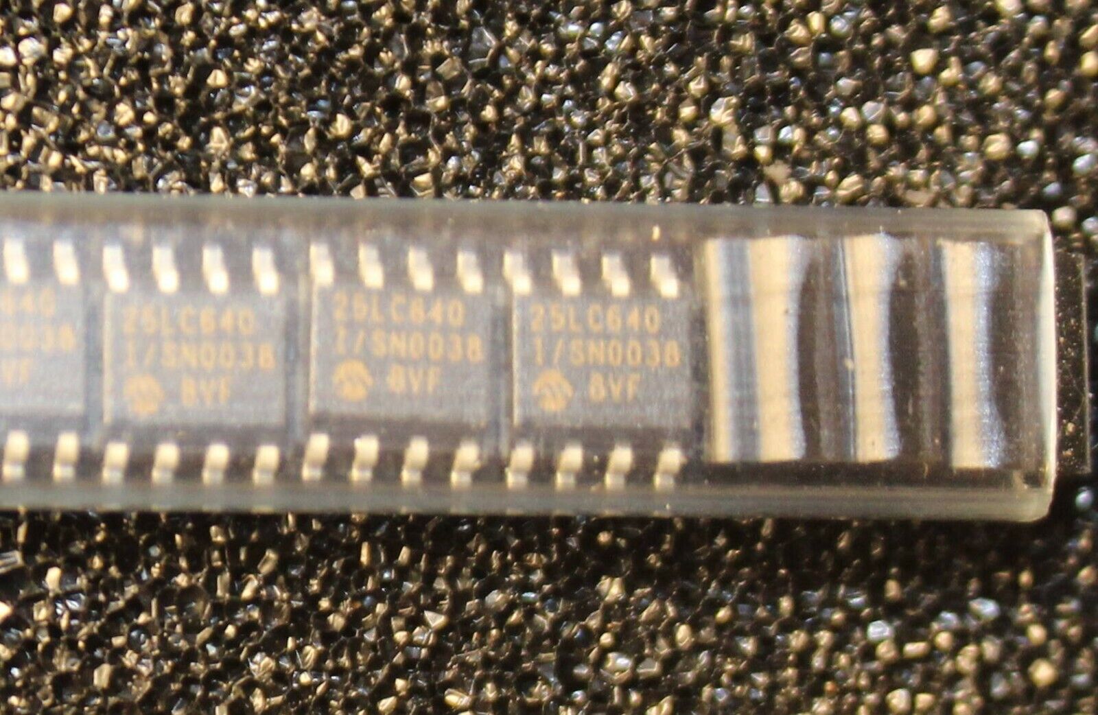 Microchip 25LC640-I/SN EEPROM Memory IC 64Kb (8K x 8) SPI 2 MHz 8-SOIC