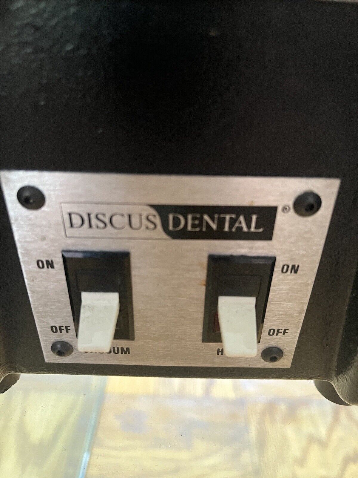 Discus Dental Vacuum-Form Machine