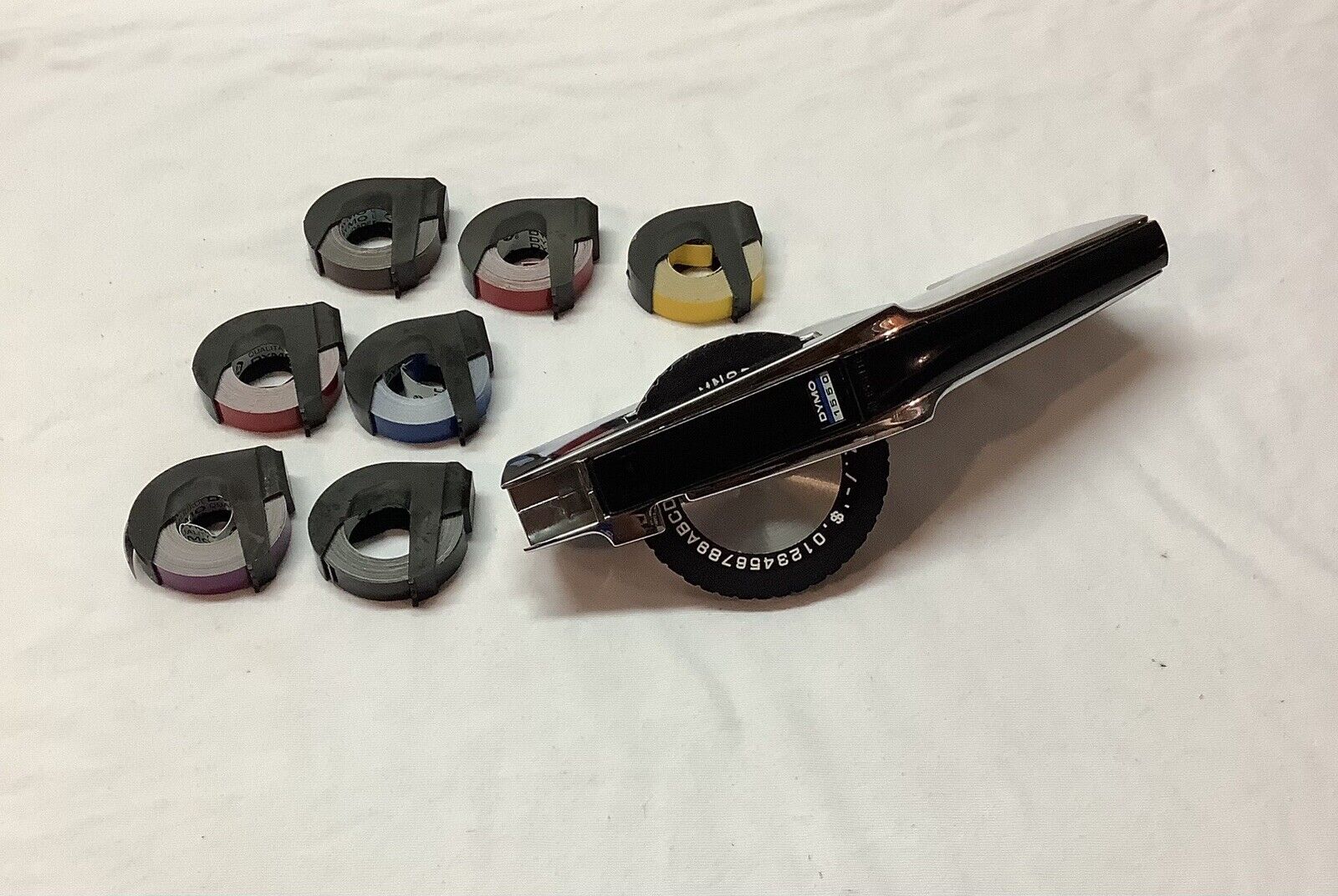 Vintage Dymo 1550 Label Maker. Chrome and Black. Great condition.  Collectible.