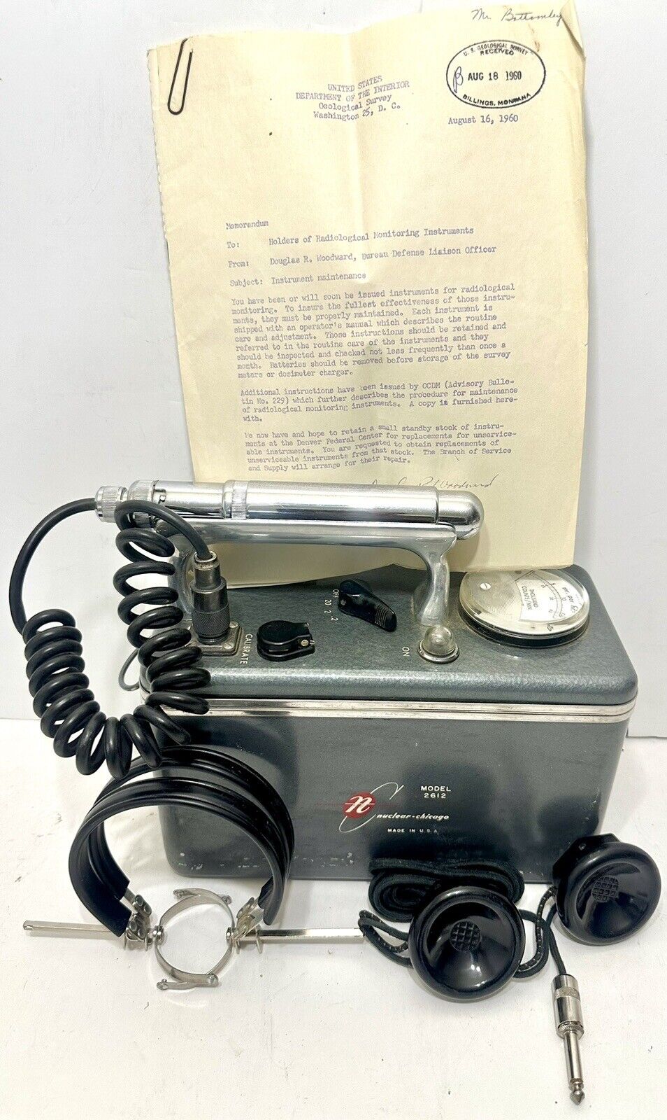 Vintage Nuclear-Chicago Instrument Model 2612 GM Survey Meter Geiger Counter