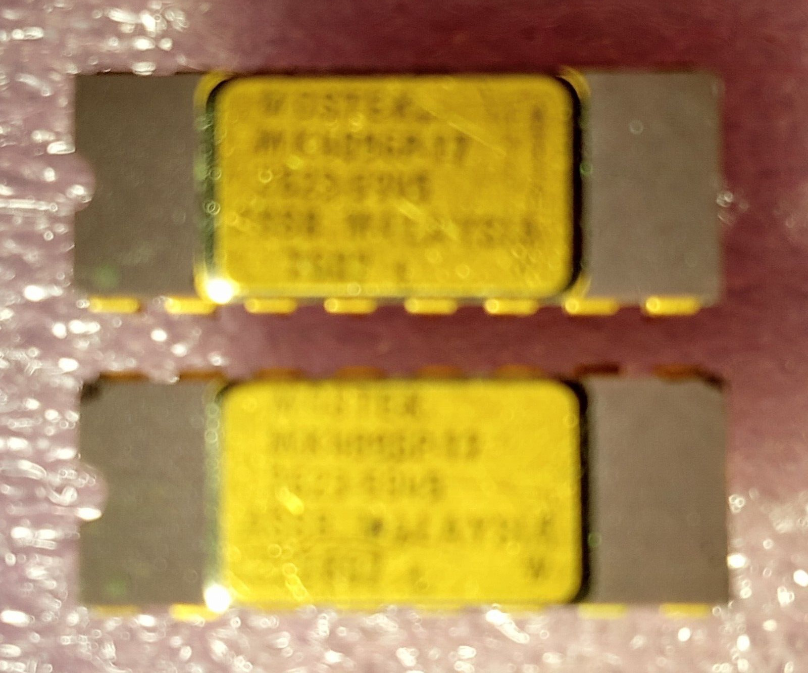 TRS-80 MOSTEK MK4096 Memory Gold CERDIP 4096x1 Dynamic RAM Vintage LOT of 2 PCS