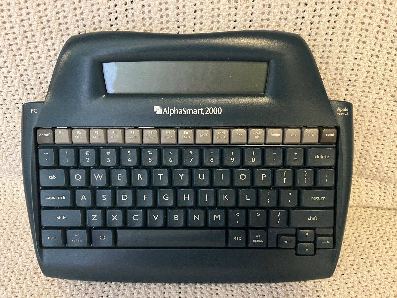 AlphaSmart 2000 Portable Keyboard Word Processor No Bag Or Cords. Tested