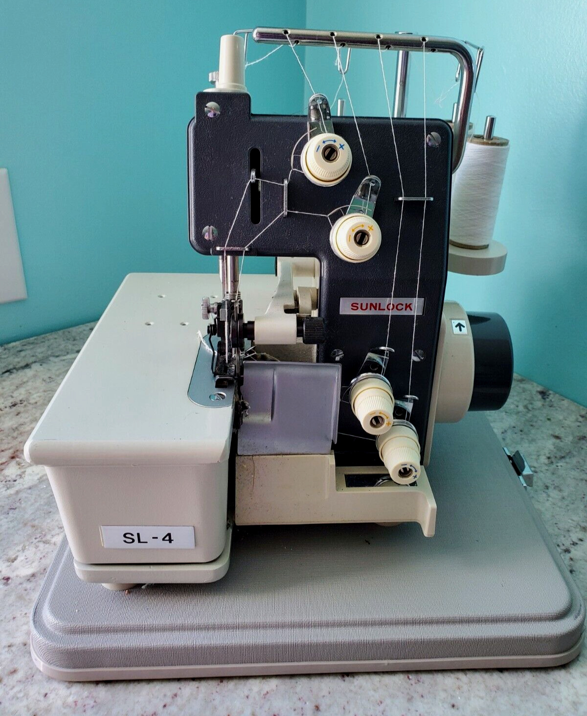 Vintage Sunlock ML4 Overlock Industrial Sewing Machine Sunco Japan 1979 NEW