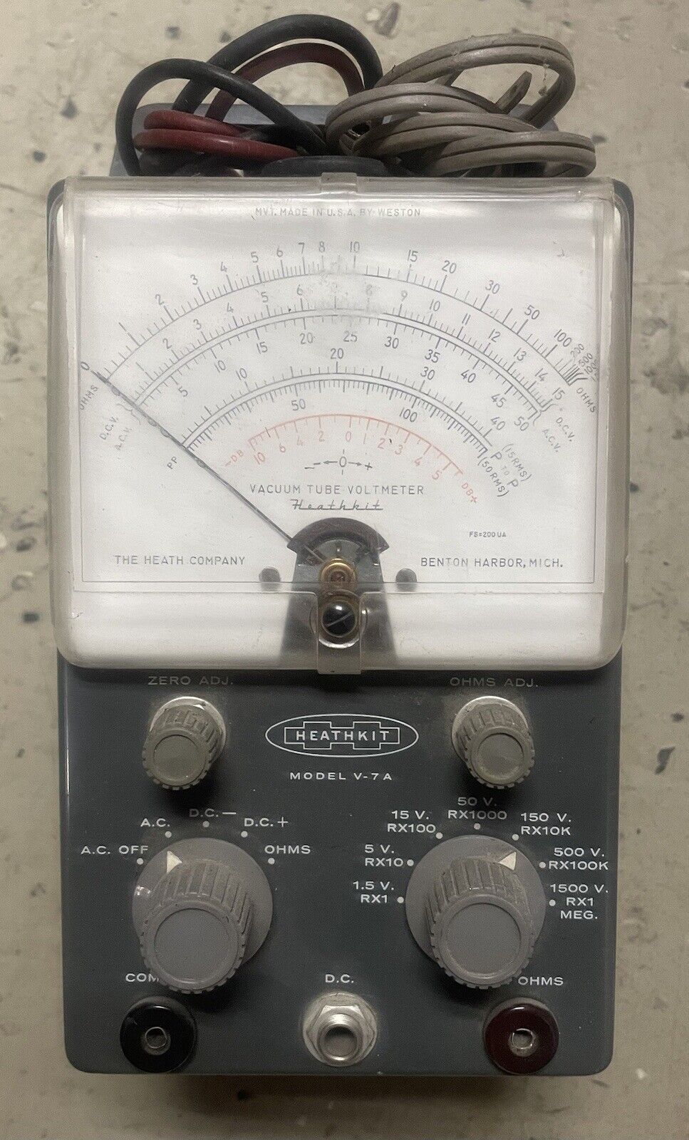 Vintage HEATHKIT Model V-7A Vacuum Tube Voltmeter, with Leads, Powers Up