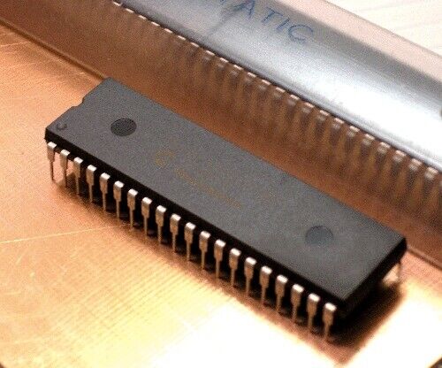 PIC18F452-I/P PIC Microcontroller Microchip Flash memory 40MHz 