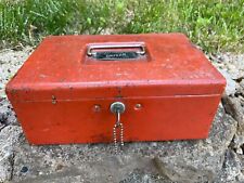 Vintage Walker-Turner Co Inc. “The Driver Line” Metal Cash Box • WITH KEY • USA picture